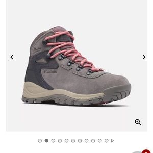 Columbia hiking boots Newton ridge